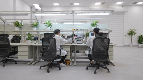 董車日報 特斯拉市值突破萬億美元 北斗系統落地民用 全新奔馳 s 級 amg 曝光